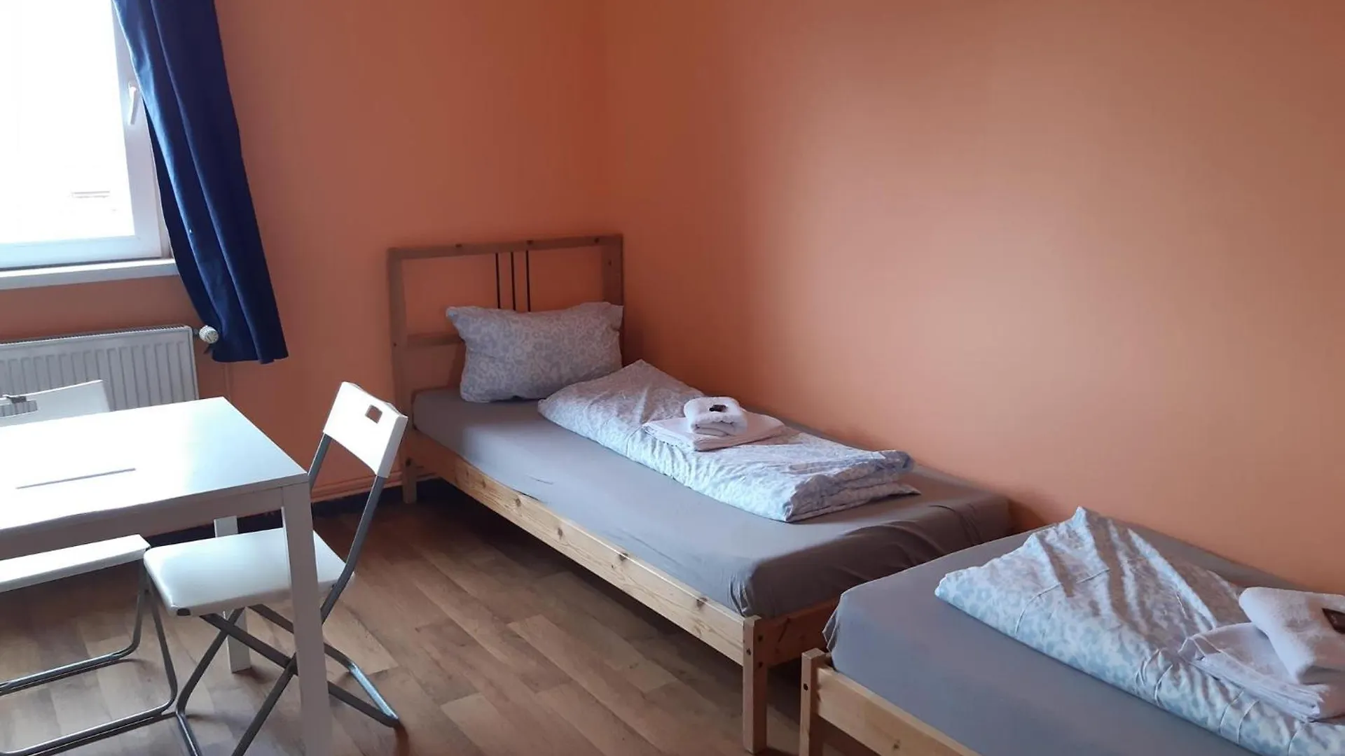 Low Budget Allach Hostel Rooms & Apartments Tub 19A ミュンヘン