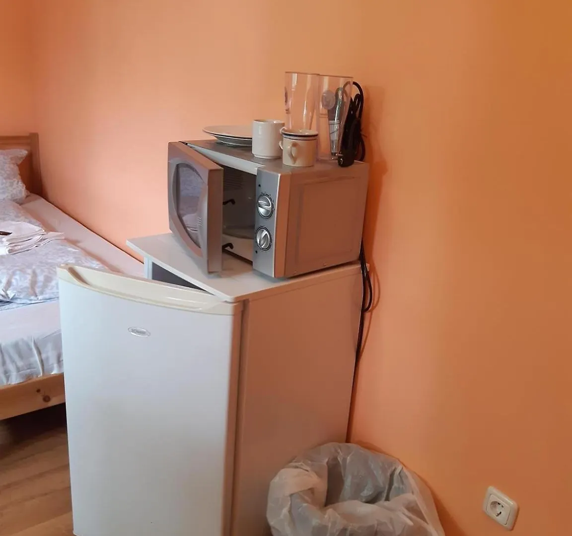 Low Budget Allach Hostel Rooms & Apartments Tub 19A ミュンヘン