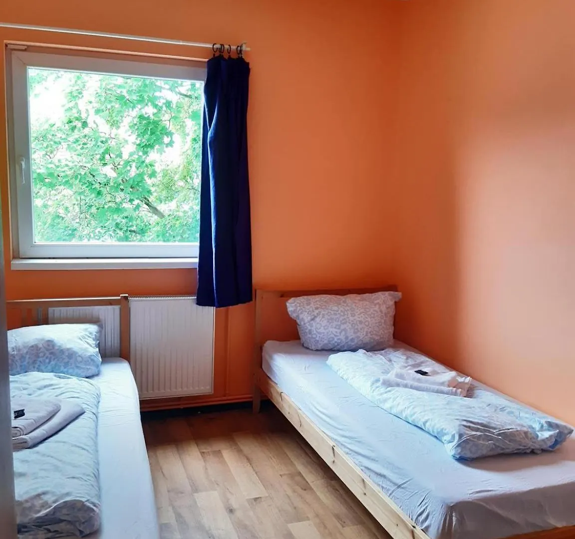 Low Budget Allach Hostel Rooms & Apartments Tub 19A ミュンヘン 0*,