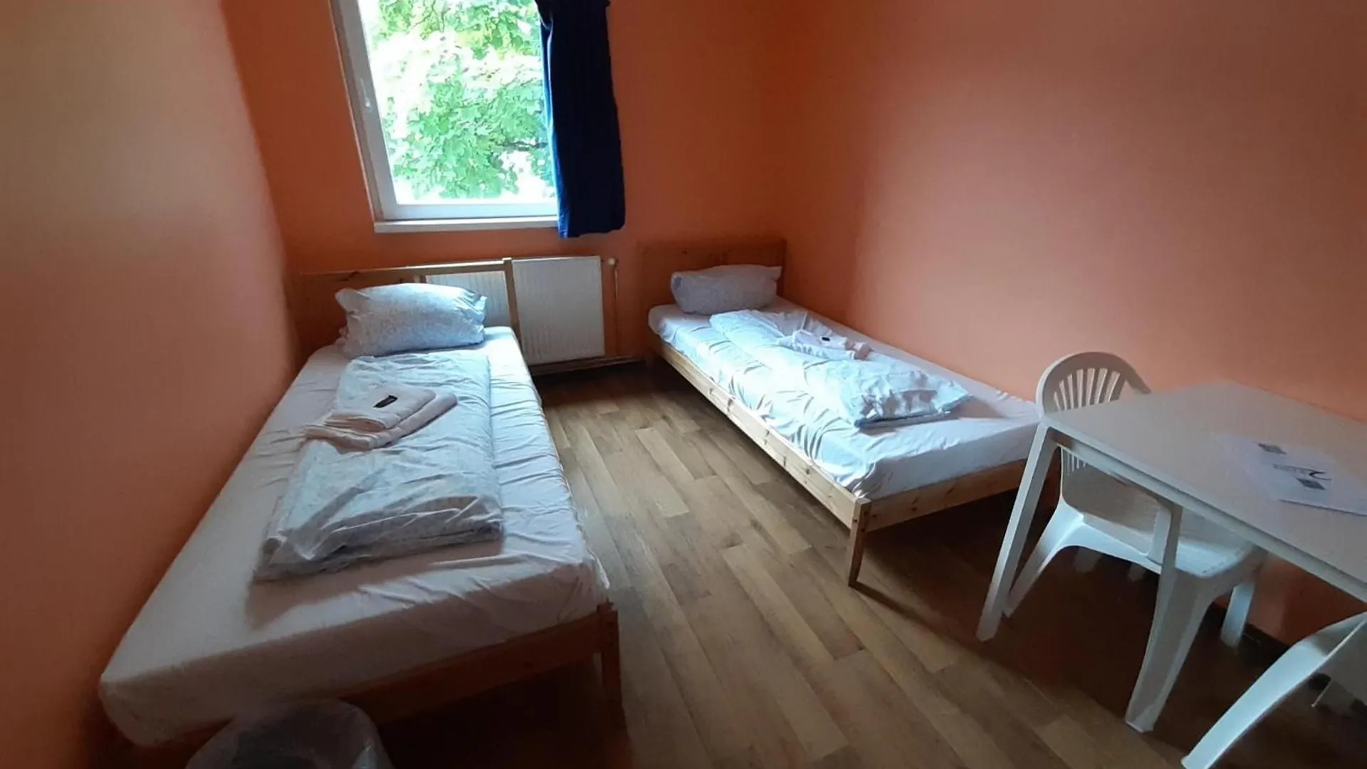 Low Budget Allach Hostel Rooms & Apartments Tub 19A ミュンヘン 0*,  ドイツ