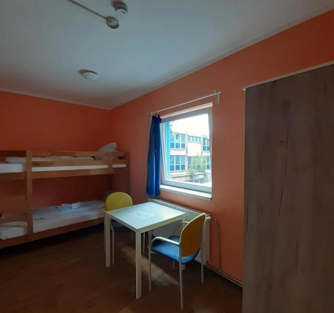 Low Budget Allach Hostel Rooms & Apartments Tub 19A ミュンヘン ドイツ