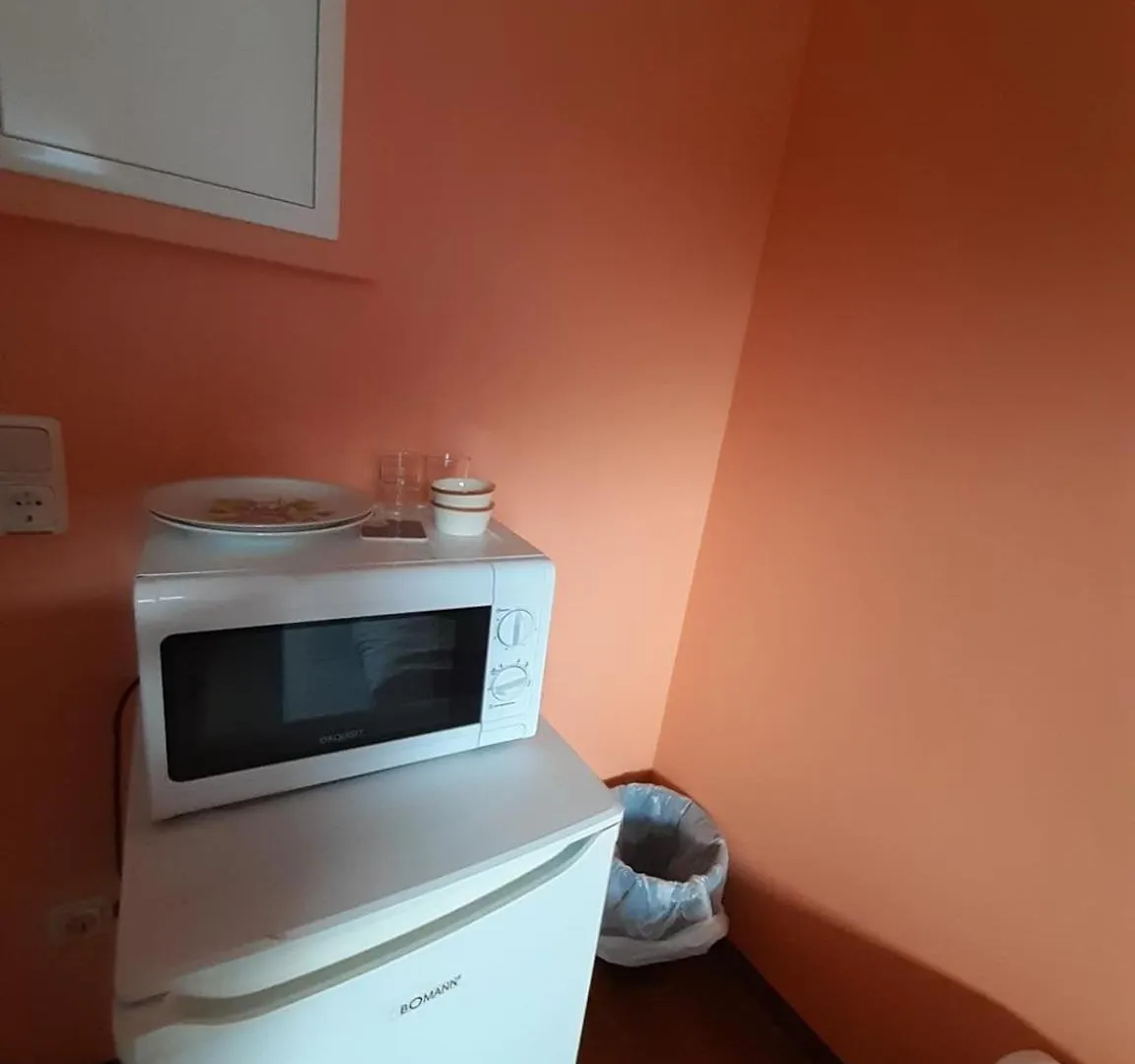 Low Budget Allach Hostel Rooms & Apartments Tub 19A ミュンヘン