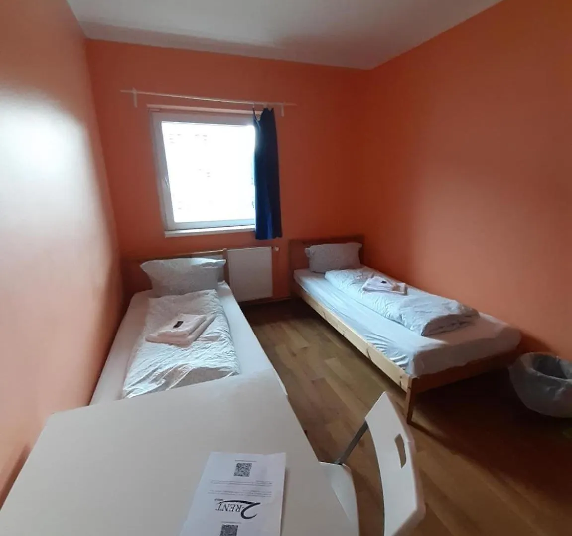 Low Budget Allach Hostel Rooms & Apartments Tub 19A ミュンヘン