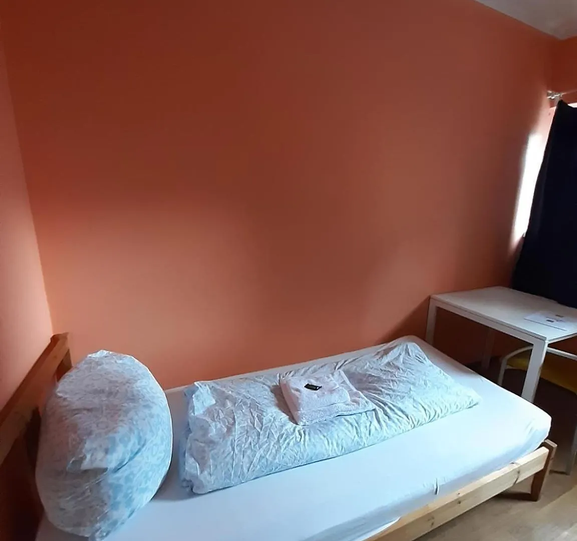 Low Budget Allach Hostel Rooms & Apartments Tub 19A ミュンヘン
