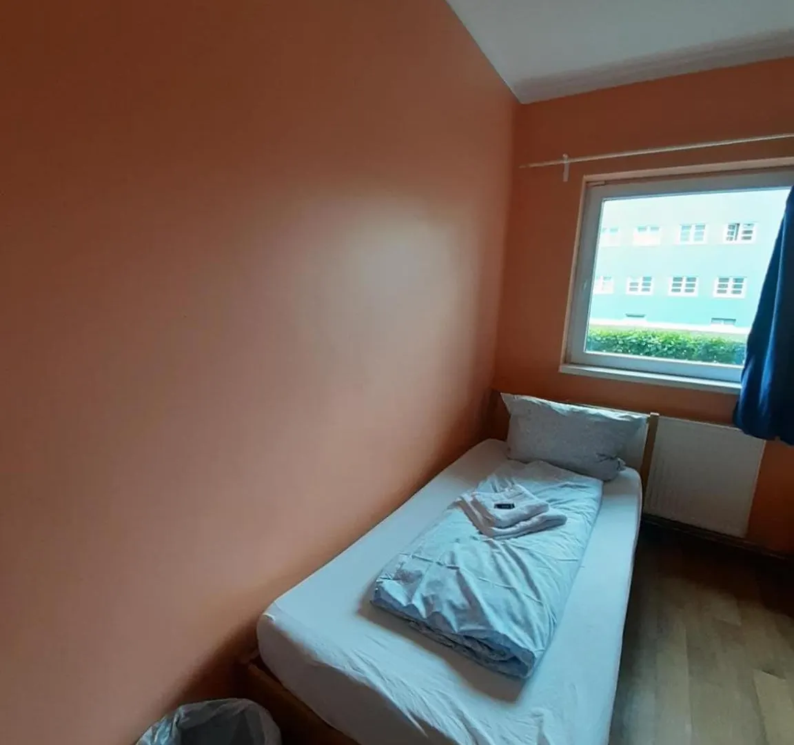 Low Budget Allach Hostel Rooms & Apartments Tub 19A ミュンヘン