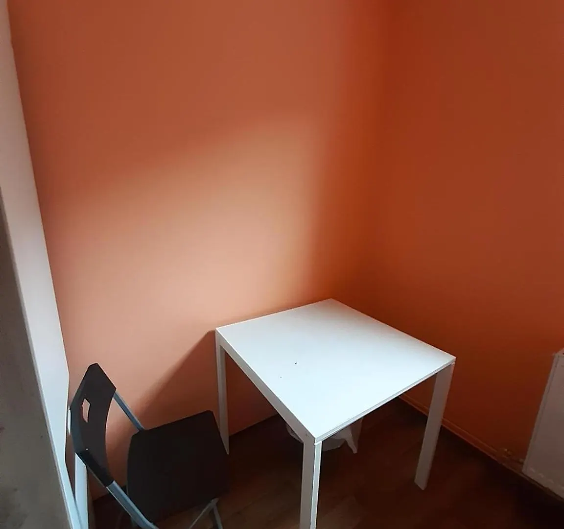 Low Budget Allach Hostel Rooms & Apartments Tub 19A ミュンヘン