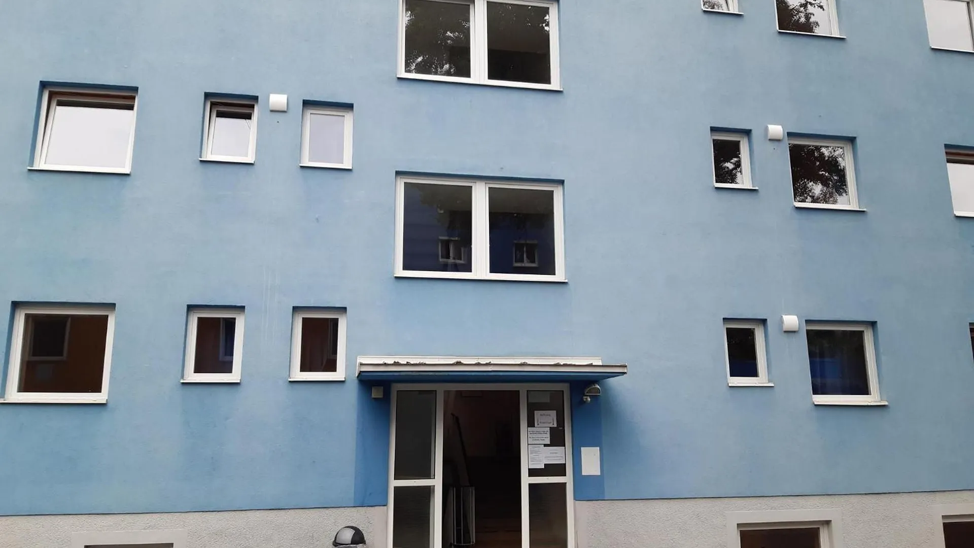 Low Budget Allach Hostel Rooms & Apartments Tub 19A Munich