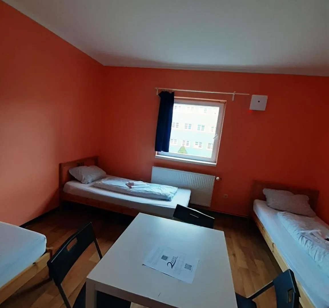 Low Budget Allach Hostel Rooms & Apartments Tub 19A Munich Allemagne